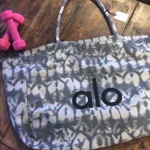 Tie dye Grey Alo tote bag!